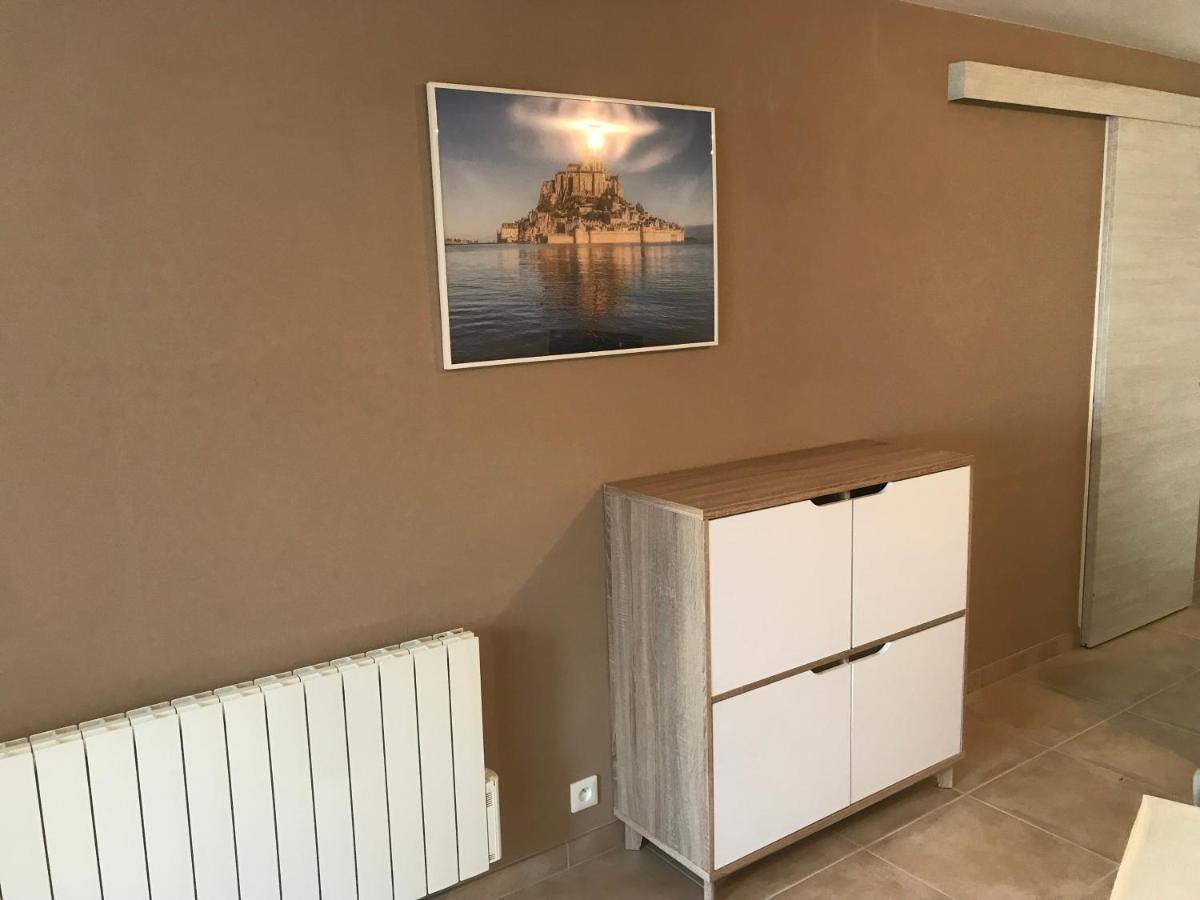 Hebergements Situes A 6 Kms Du Mont Saint Michel Tanis Ngoại thất bức ảnh